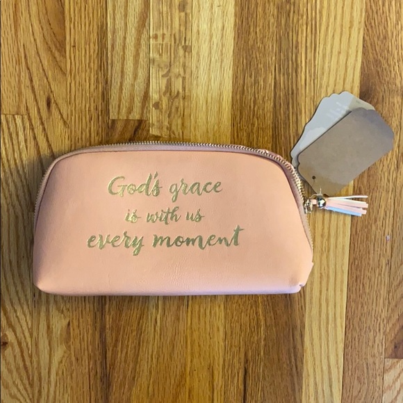 (in)courage Accessories - NEW with Tags Pink Beauty Bag with Pocket Inside